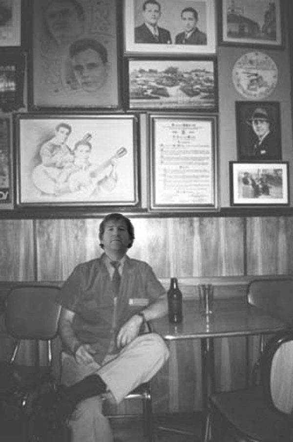 Big L in einer der zahlreichen Bars in Medellin