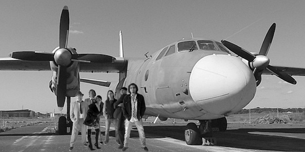 Ein letztes Gruppenfoto vor dem Abflug mit Urkahns alten Antonov in Tanger..